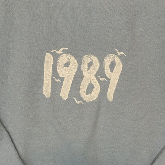 Taylor Swift 1989 Era Gildan Sweatshirt Blue Crewneck Women S Swifty - Picture 5 of 7